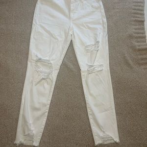 American Eagle Outfitters Hi Rise Jegging White Distressed Jeans. Never worn.